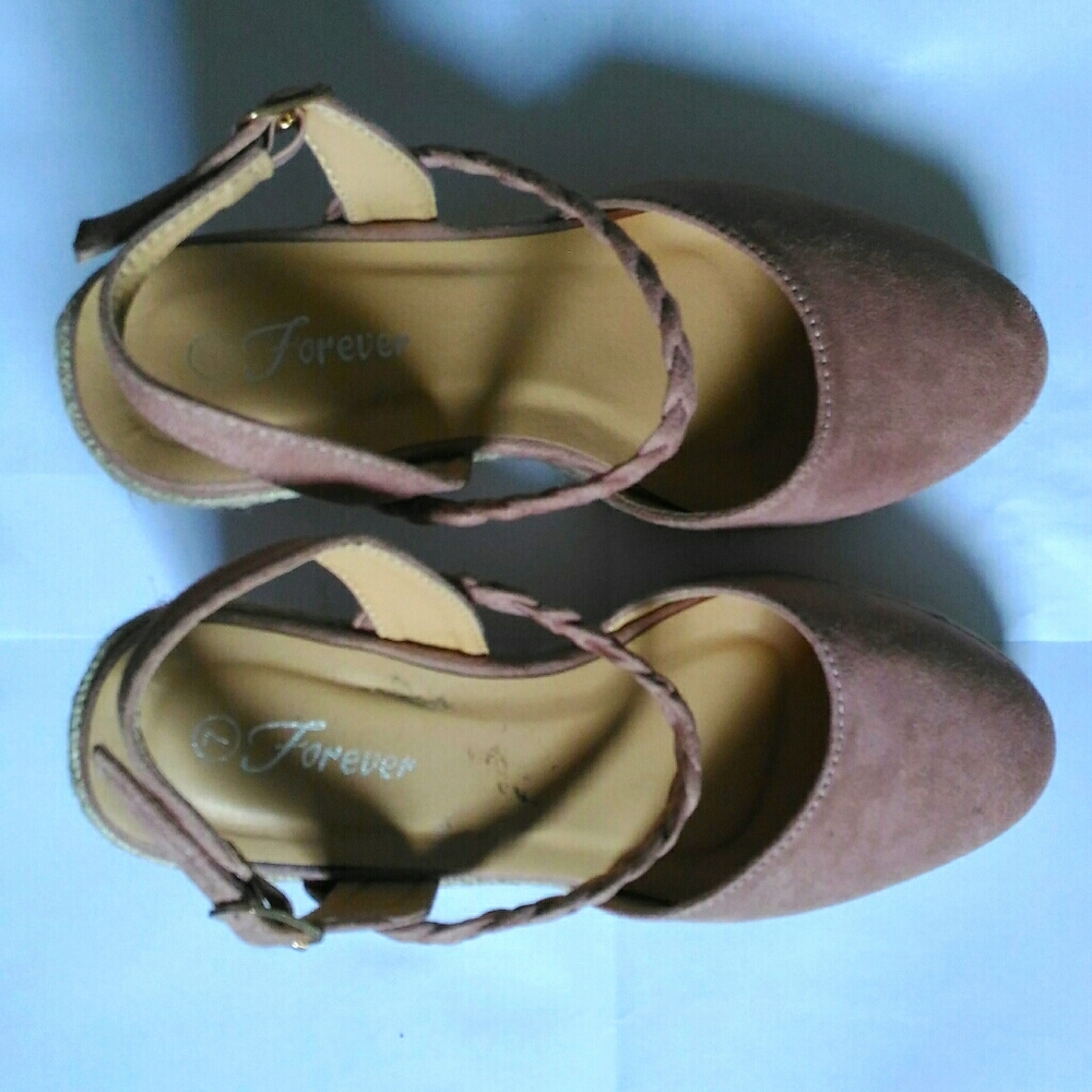 Pink wedges
